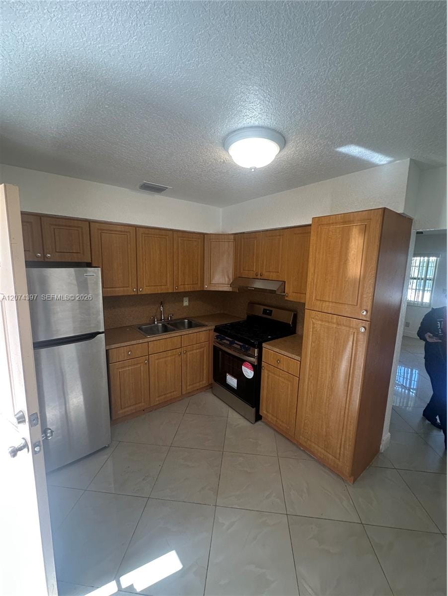 512 SW 10th Street, Hallandale Beach, FL 33009 photo 9