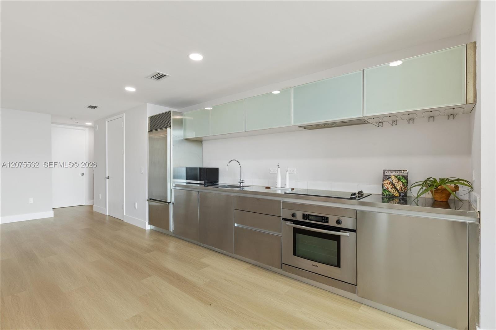 1040 Biscayne Boulevard 3403, Miami, FL 33132 photo 4