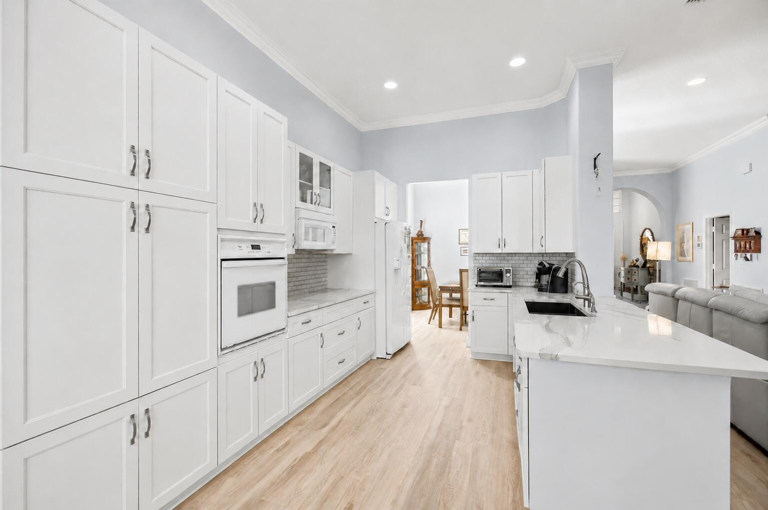 7280 Demedici Circle — photo 8
