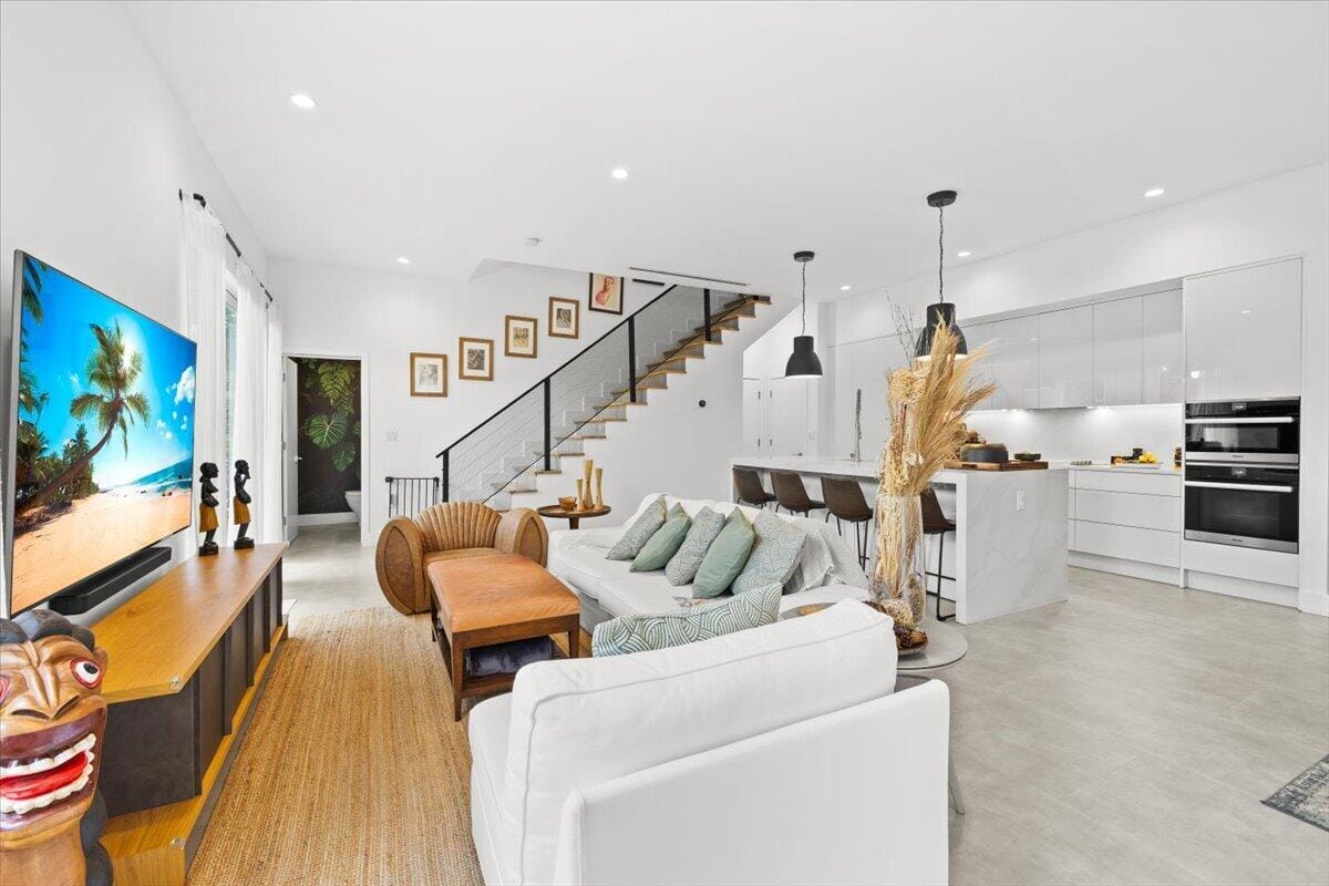 1255 NE 18TH Avenue — photo 4