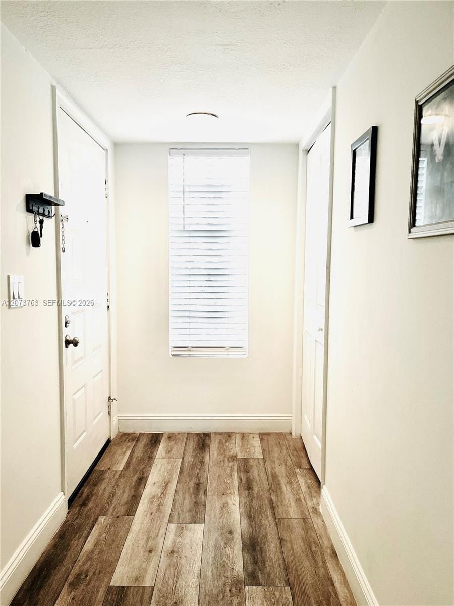 307 Lakeview Drive 202 — photo 2