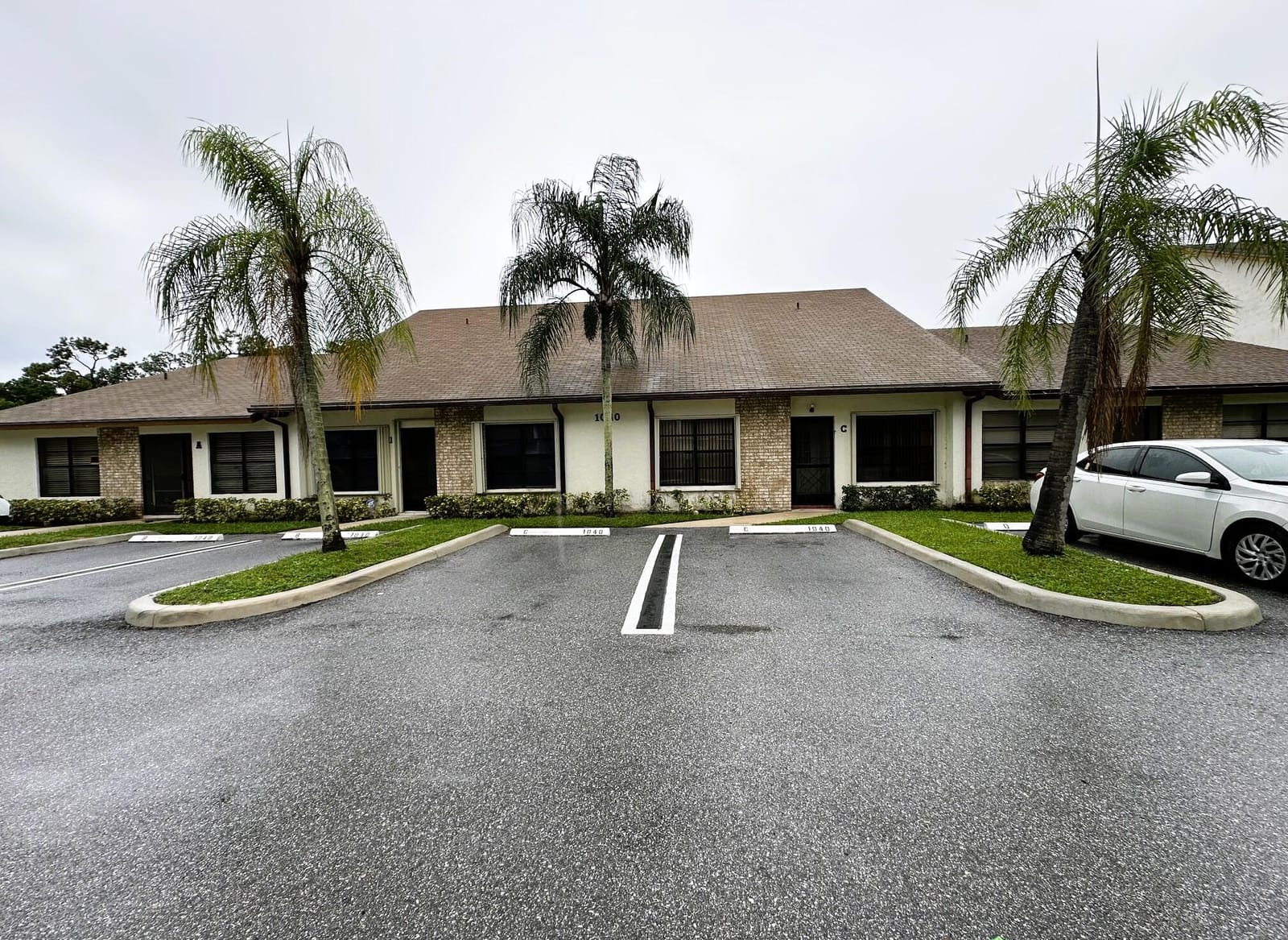 1040 PARKSIDE GREEN Drive C, Greenacres, FL 33415