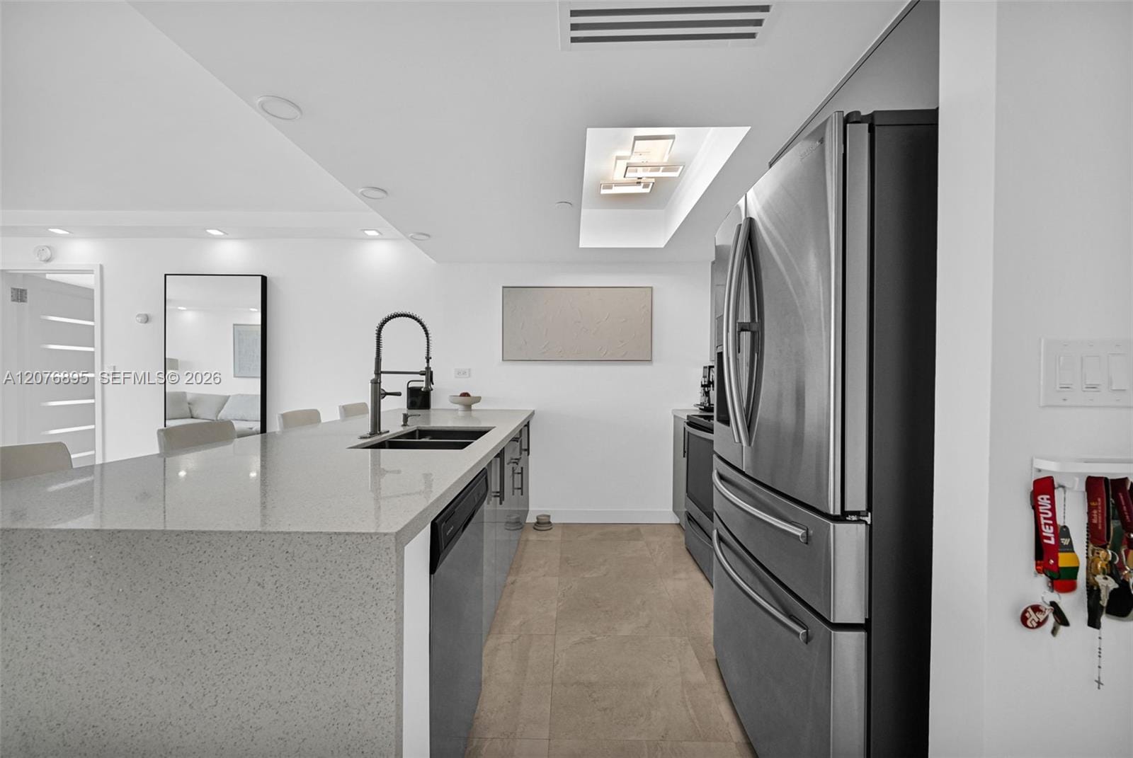 7601 E Treasure Drive 1419 — photo 3