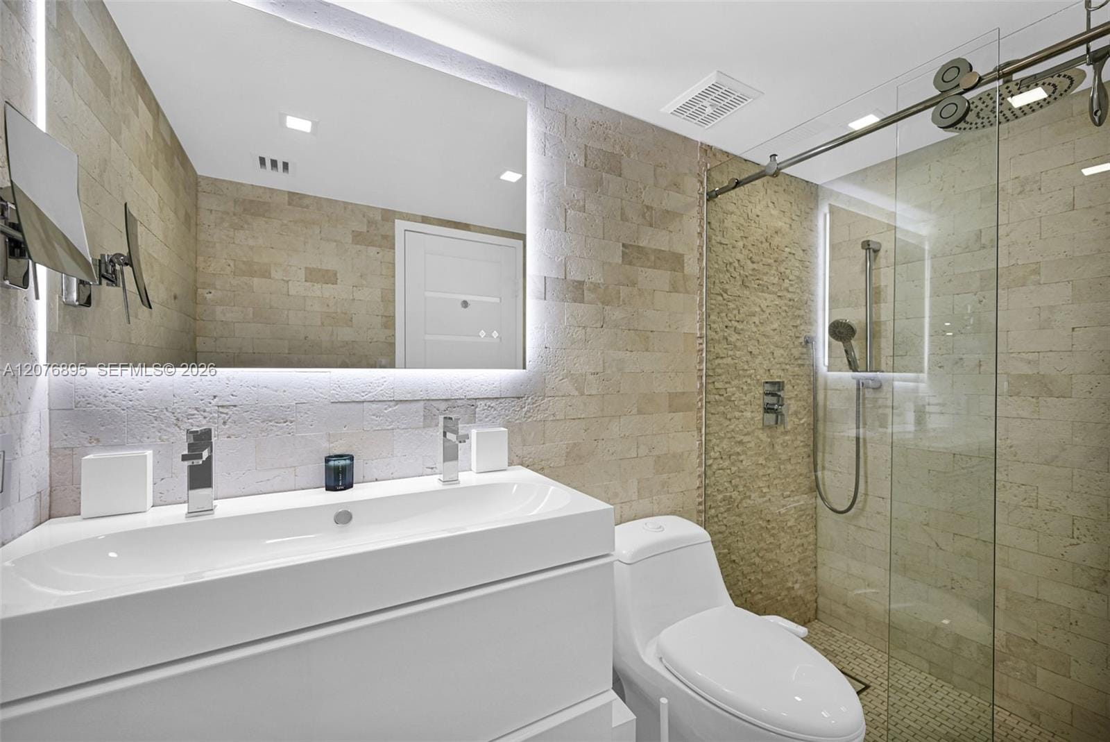 7601 E Treasure Drive 1419 — photo 8