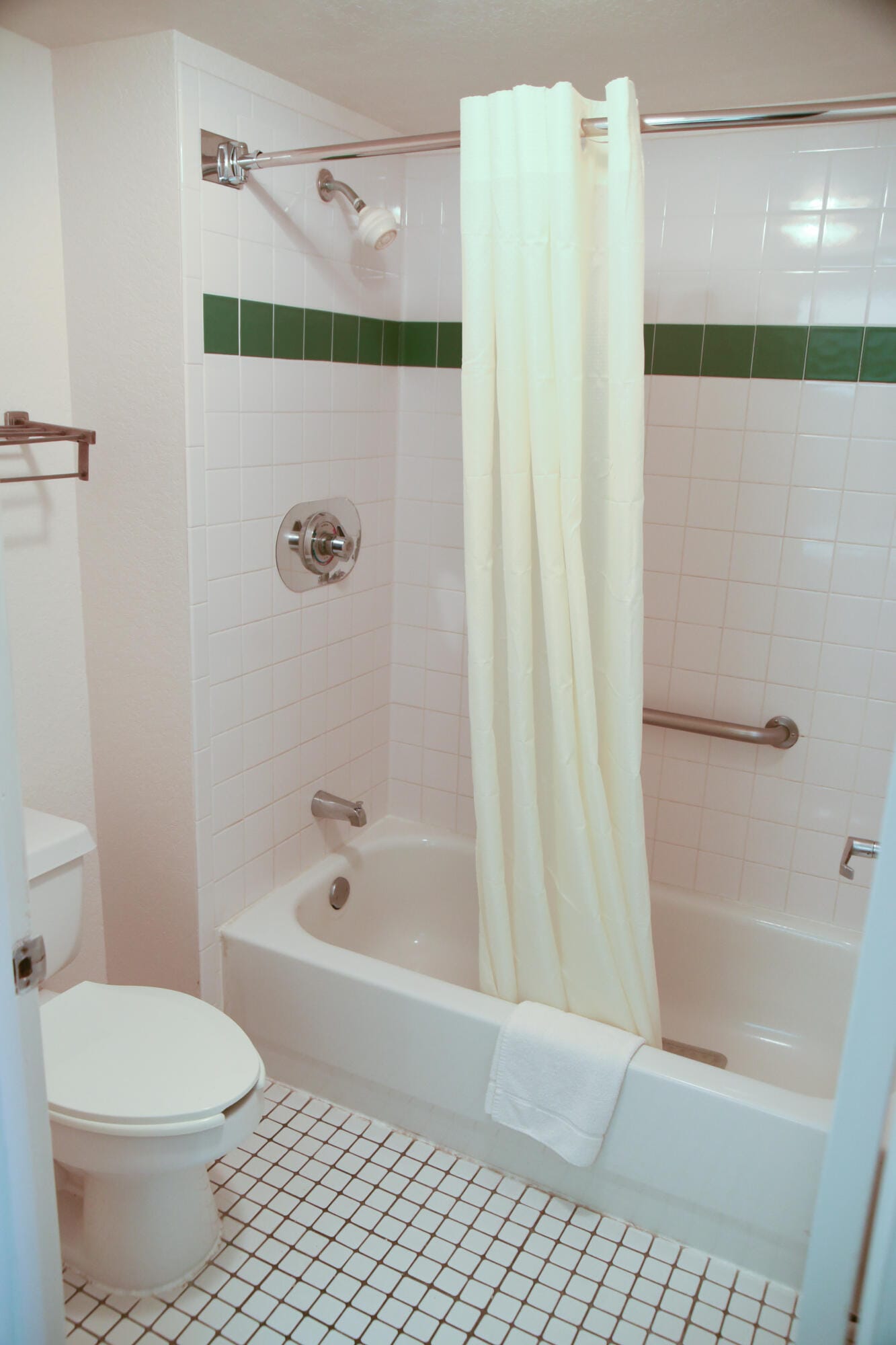 7051 N Seacrest Boulevard, Lantana, FL 33462 photo 24