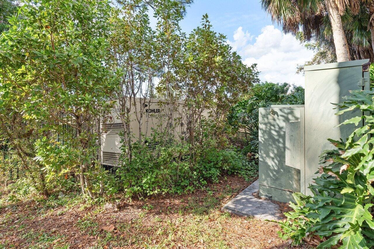 7051 N Seacrest Boulevard, Lantana, FL 33462 photo 10