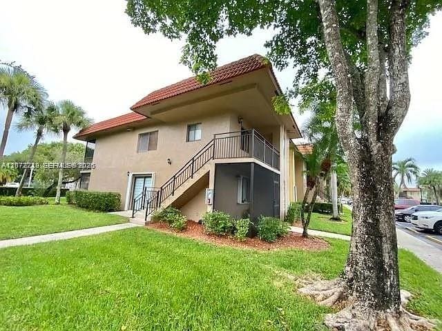 215 Lakeview Drive 203, Weston, FL 33326