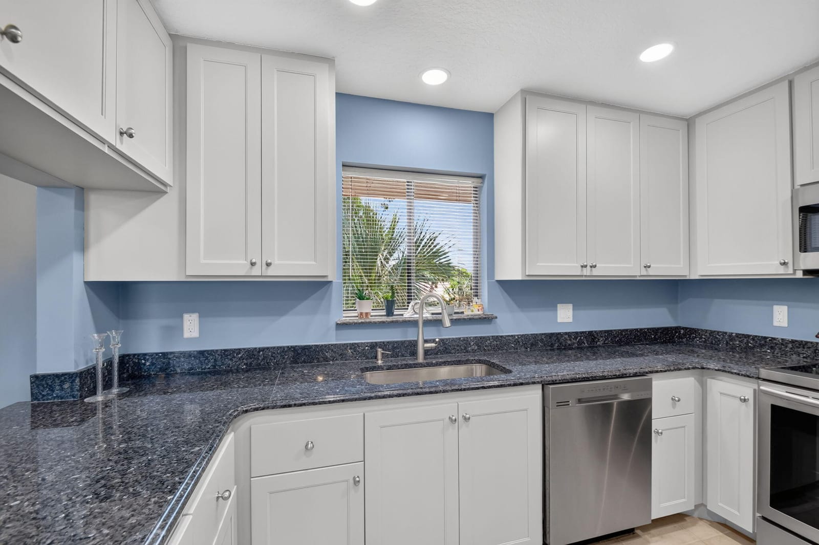 12524 SHORELINE Drive 404 — photo 8