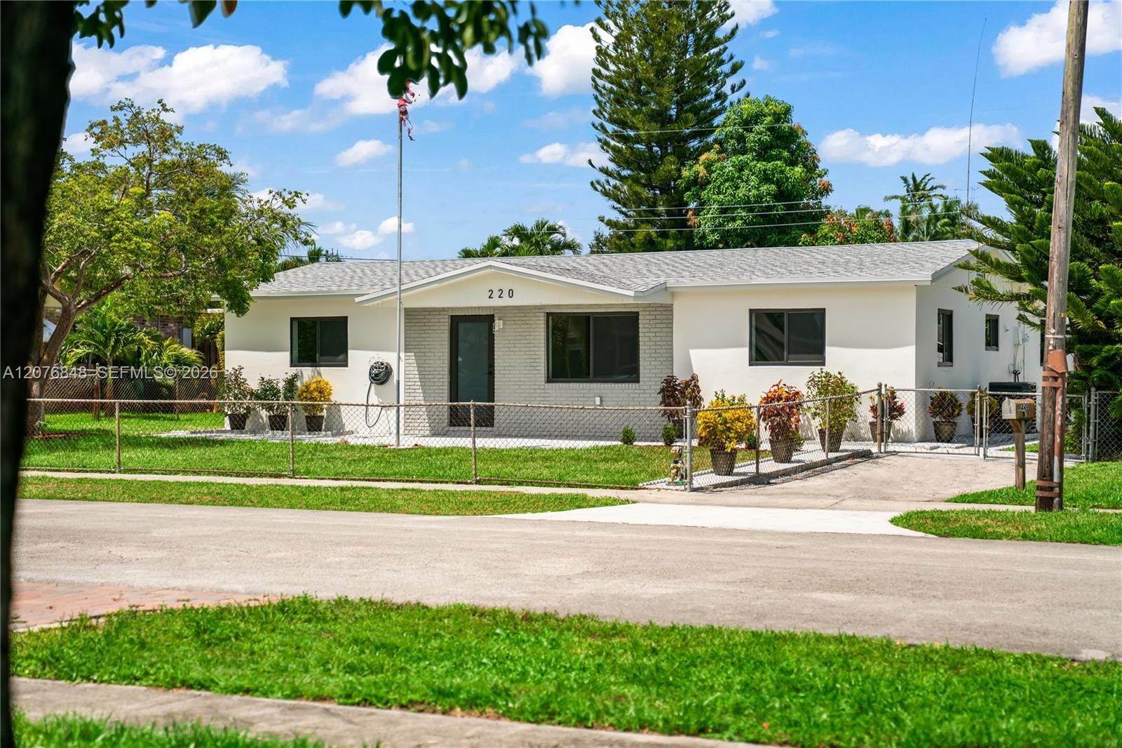220 N 69th Terrace, Hollywood, FL 33024 photo 2