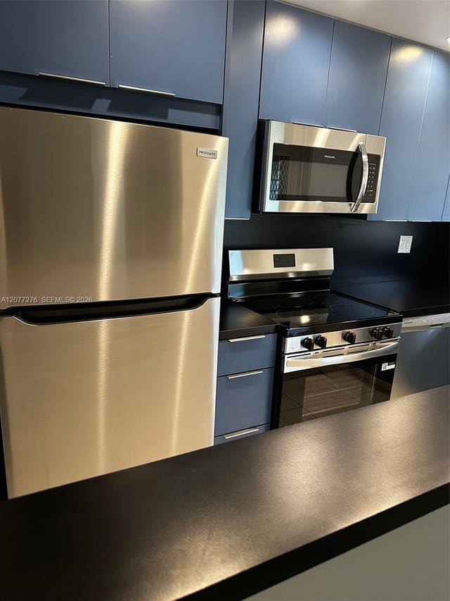 270 Layne Boulevard 114, Hallandale Beach, FL 33009