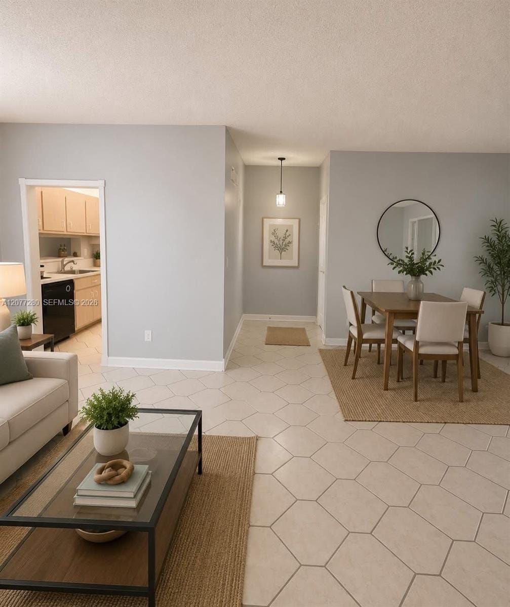 301 N Pine Island Road 220 — photo 3