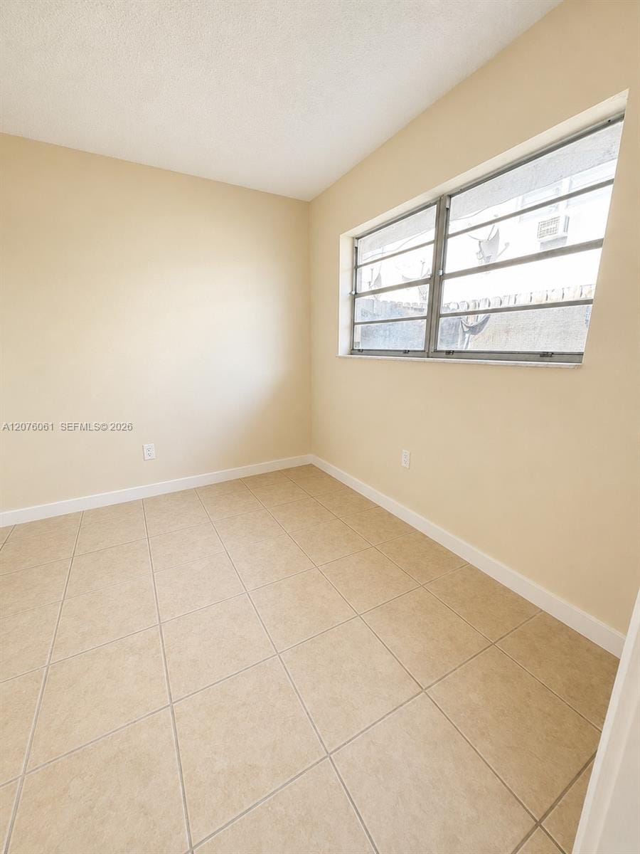1711 NE 56th Street 5 — photo 3