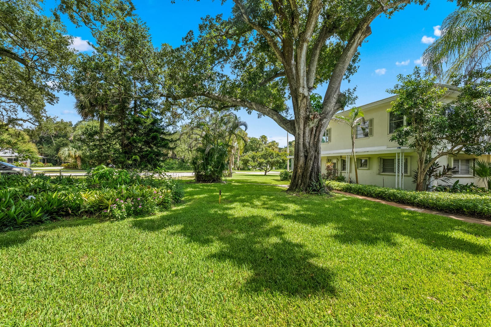 677 ROYAL PALM Boulevard 7, Vero Beach, FL 32960 photo 20