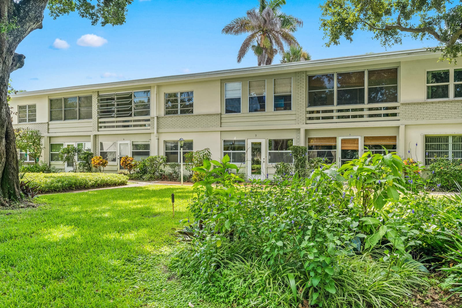 677 ROYAL PALM Boulevard 7, Vero Beach, FL 32960 photo 21