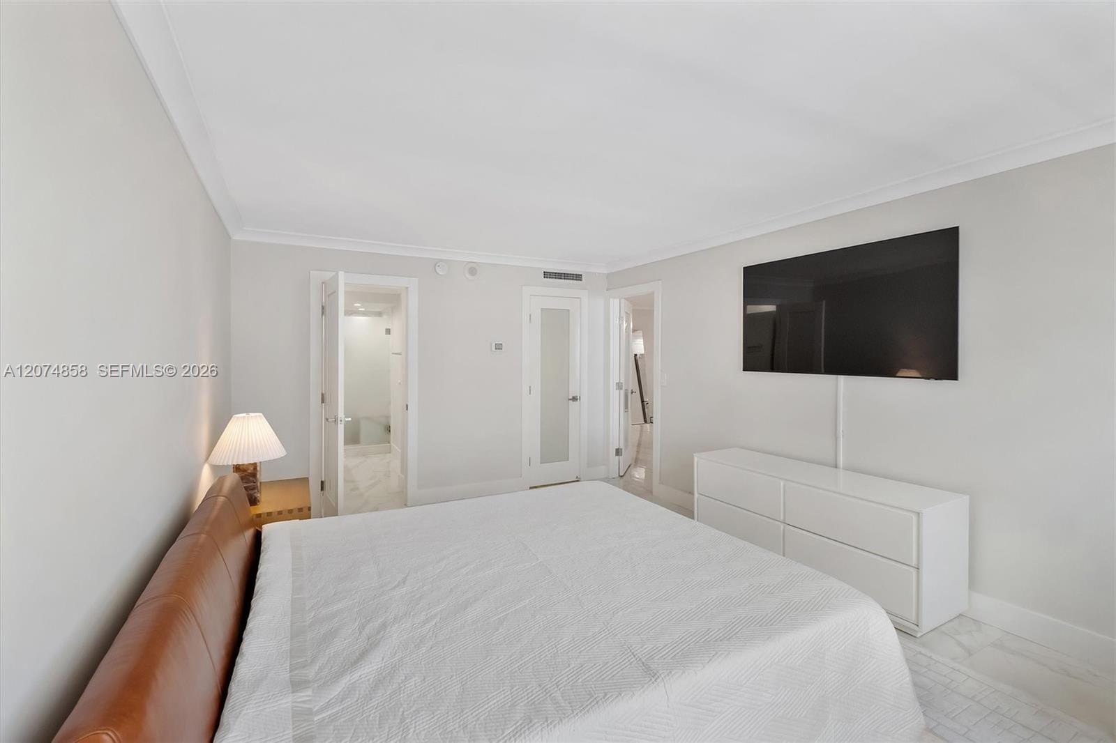5555 Collins Avenue 16B — photo 8