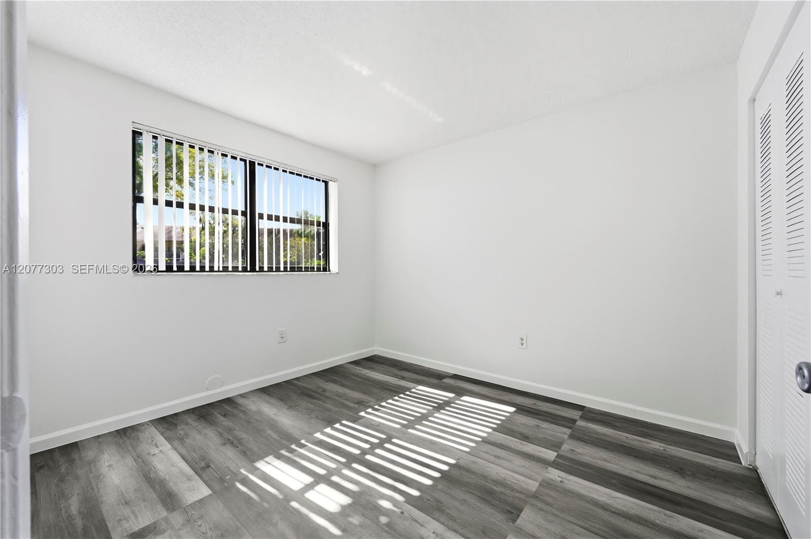 9877 Nob Hill Court 9877 — photo 11