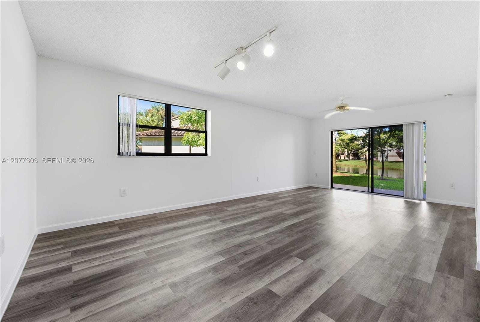 9877 Nob Hill Court 9877 — photo 3
