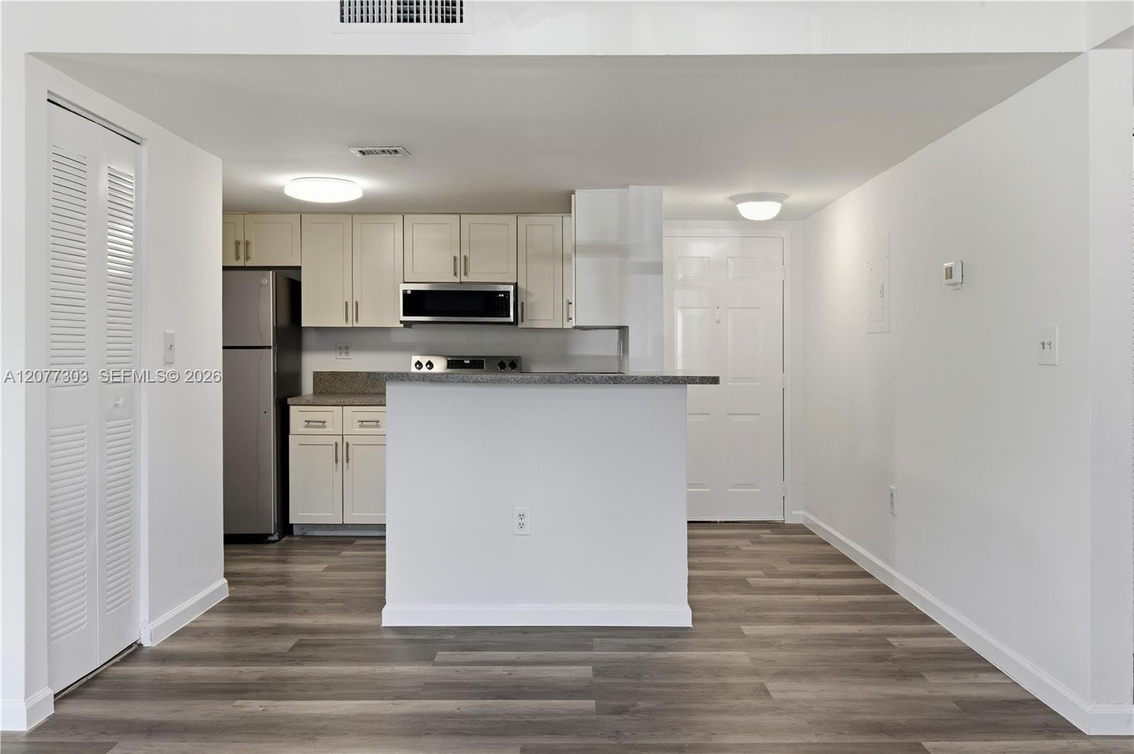 9877 Nob Hill Court 9877 — photo 7