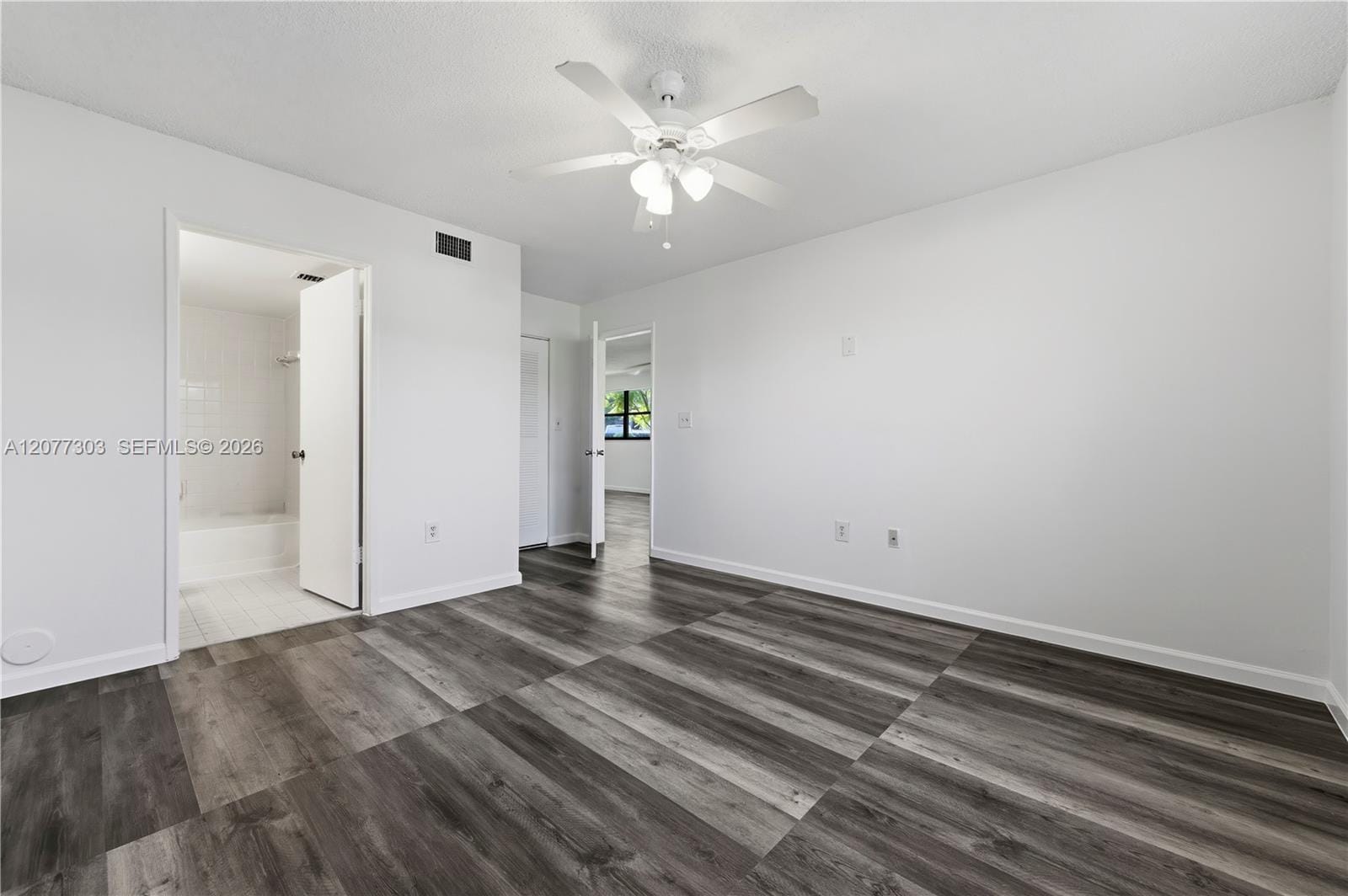 9877 Nob Hill Court 9877 — photo 10