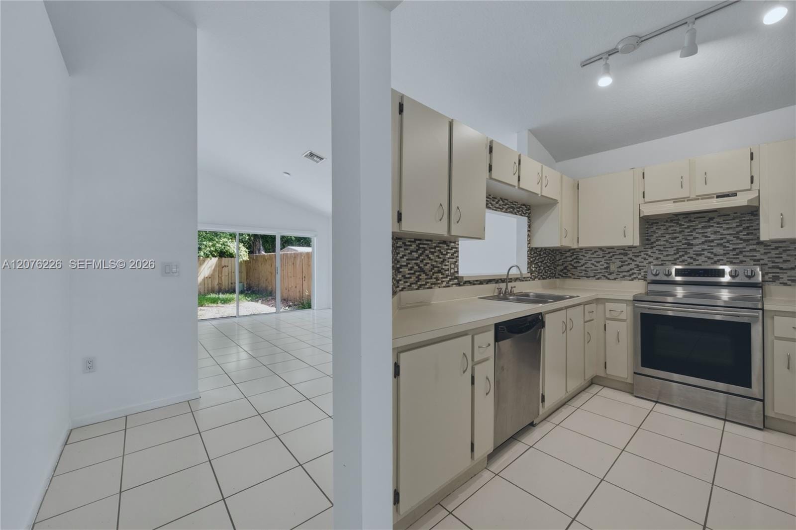 15969 SW 2nd Street — photo 6