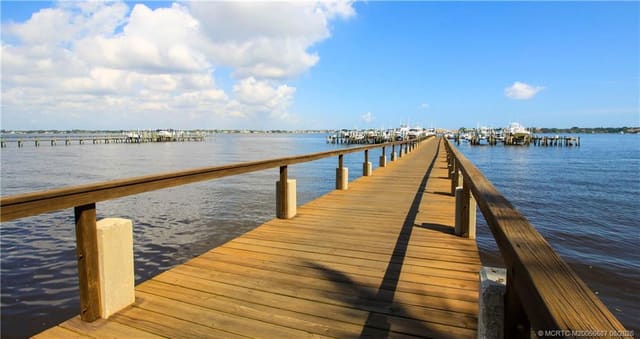150 SE Four Winds Drive 304, Stuart, FL 34996