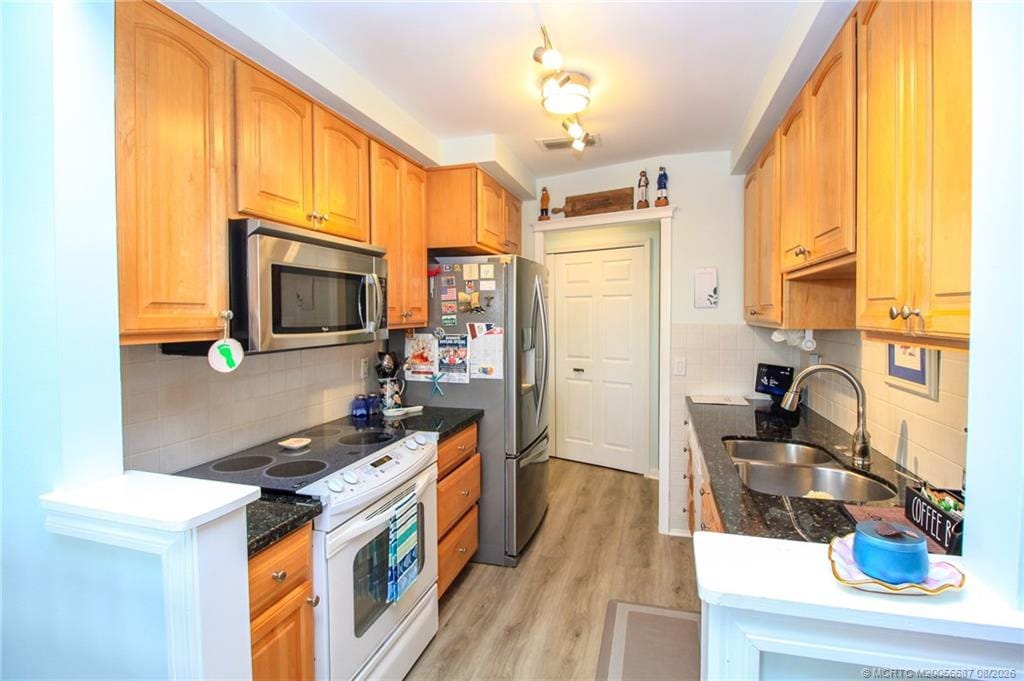 150 SE Four Winds Drive 304, Stuart, FL 34996 photo 7