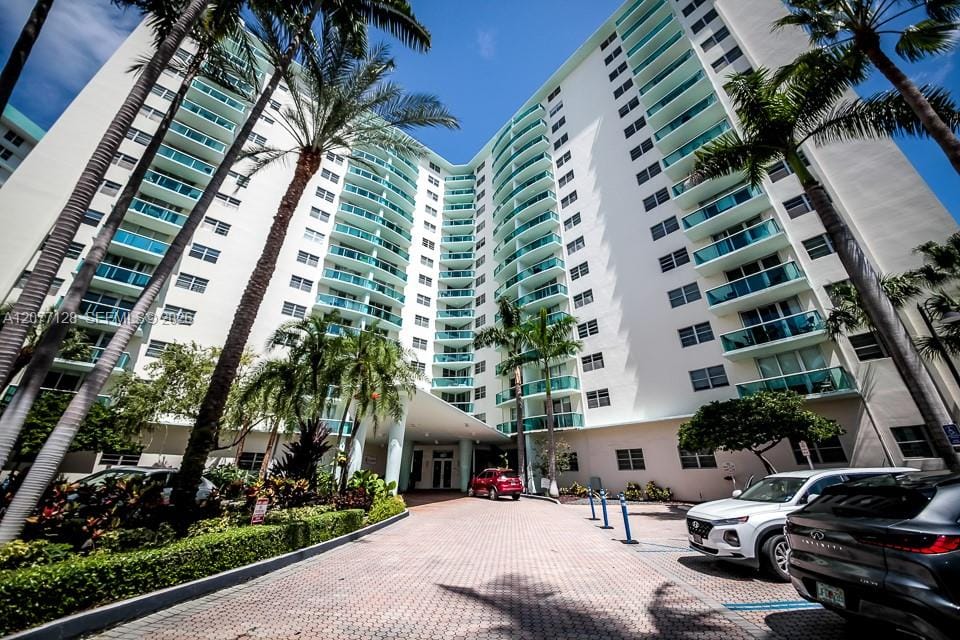 3801 S Ocean Drive 5A, Hollywood, FL 33019