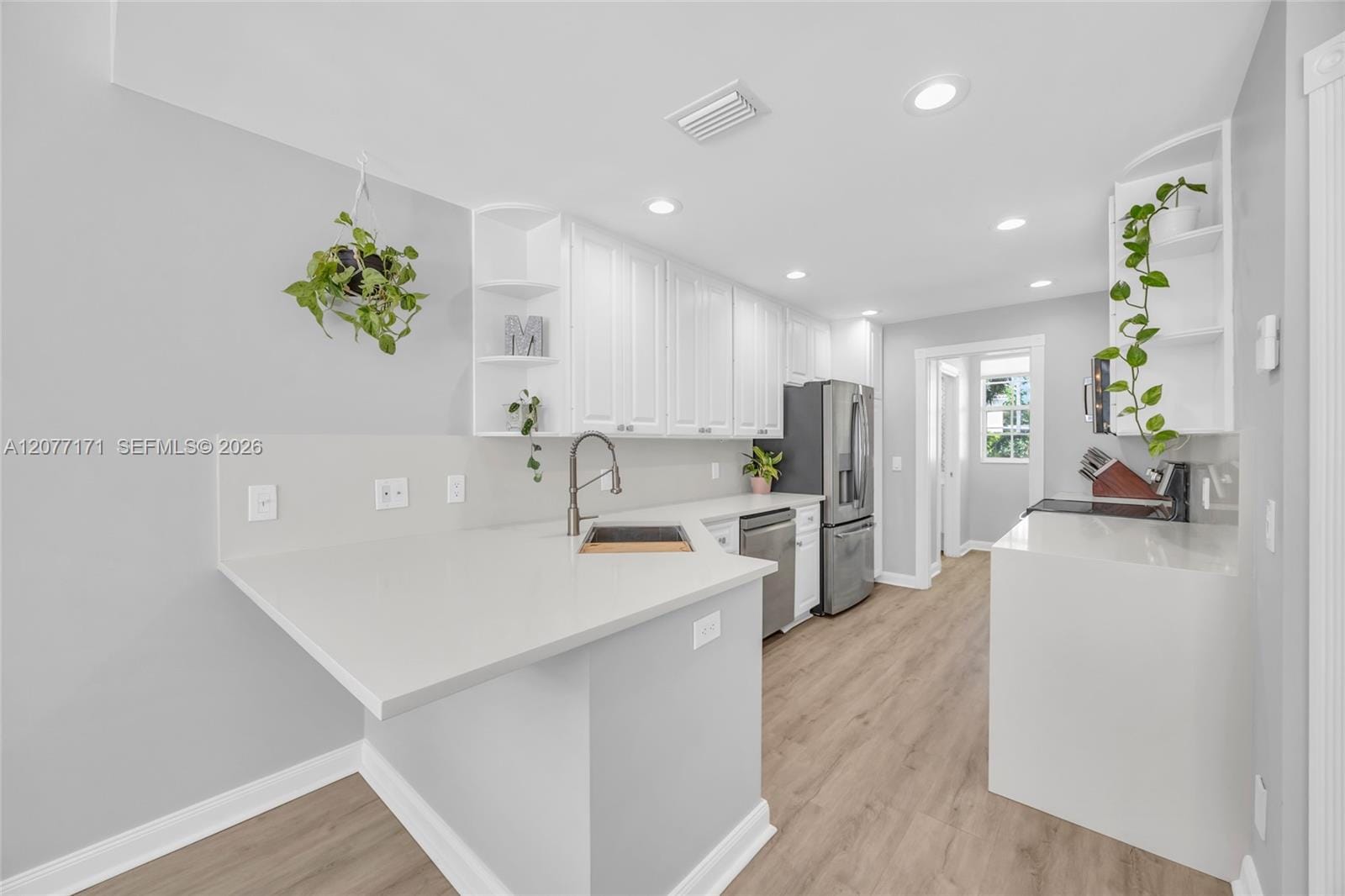 418 Capistrano Drive — photo 2