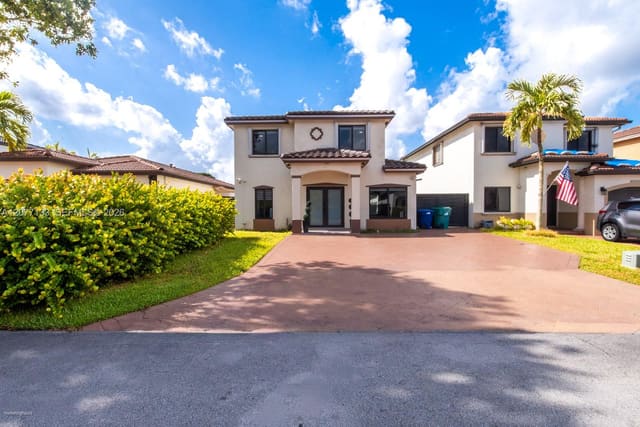 8126 NW 199th Terrace, sold in Spanish Lakes 2nd Addn, Hialeah, FL