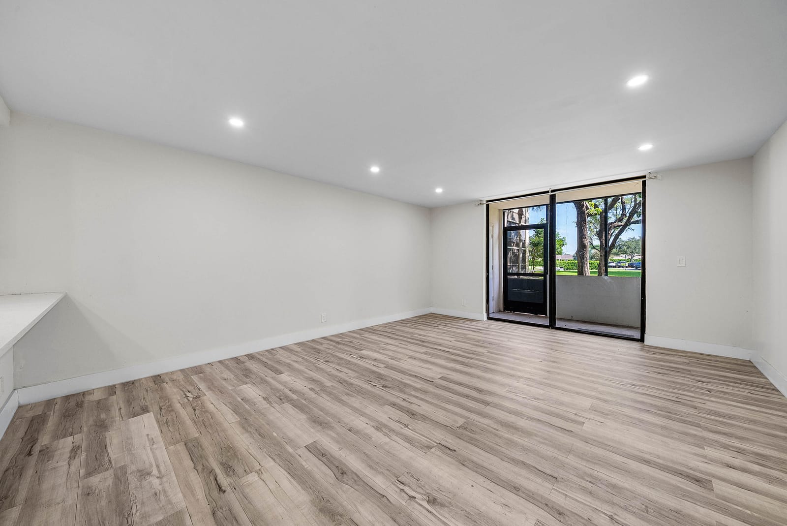 5190 LAS VERDES Circle 105, Delray Beach, FL 33484 photo 20