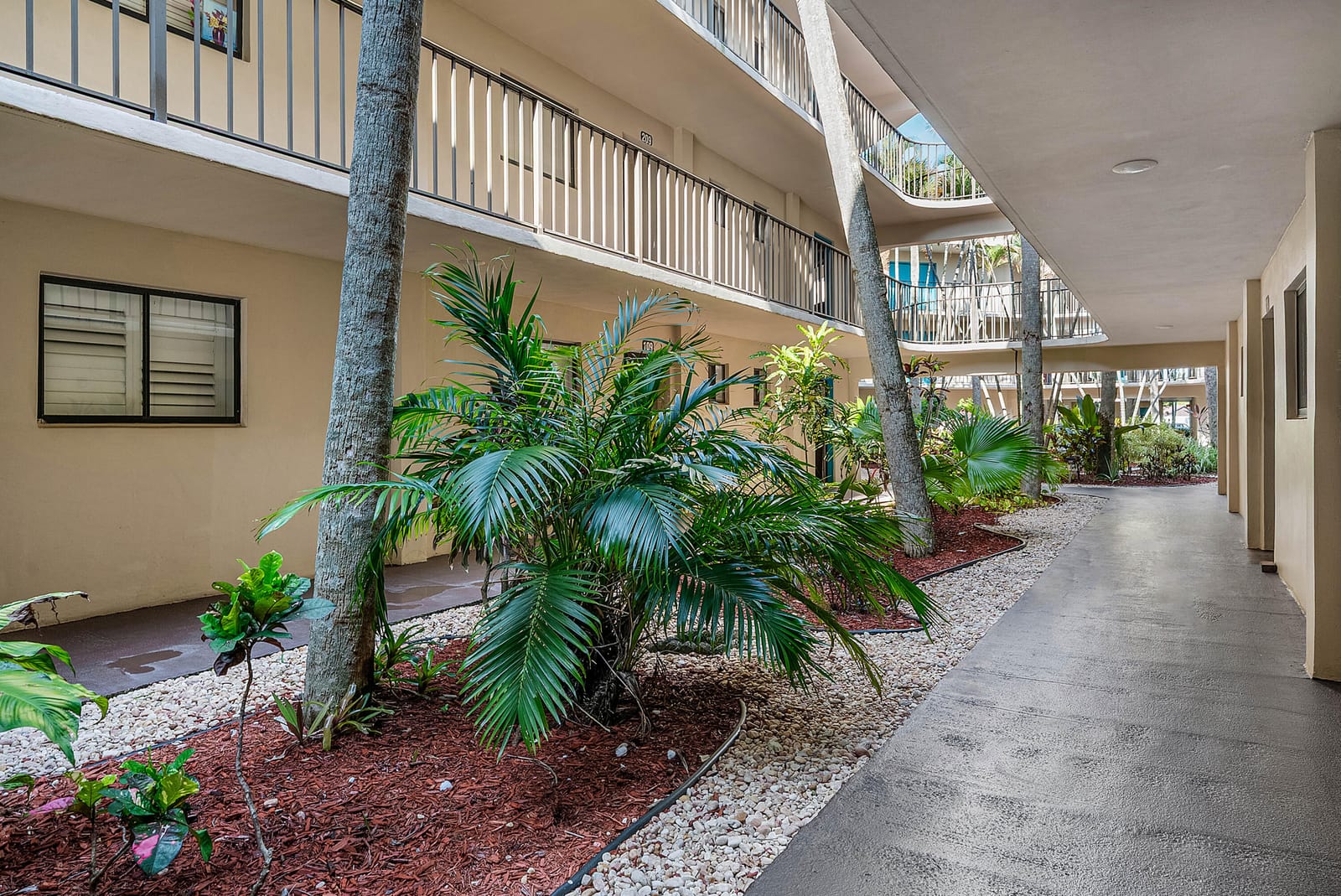 5190 LAS VERDES Circle 105, Delray Beach, FL 33484 photo 3