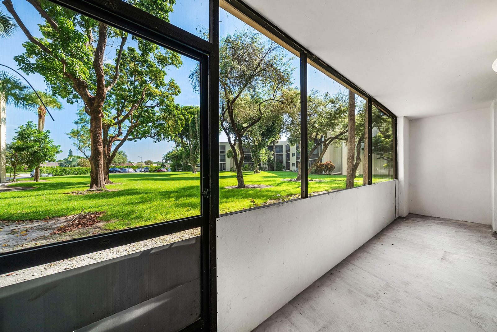 5190 LAS VERDES Circle 105, Delray Beach, FL 33484 photo 25