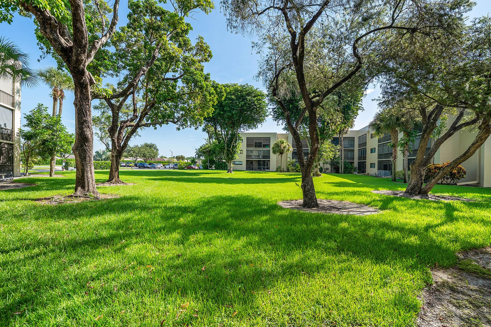5190 LAS VERDES Circle 105, Delray Beach, FL 33484 photo 27