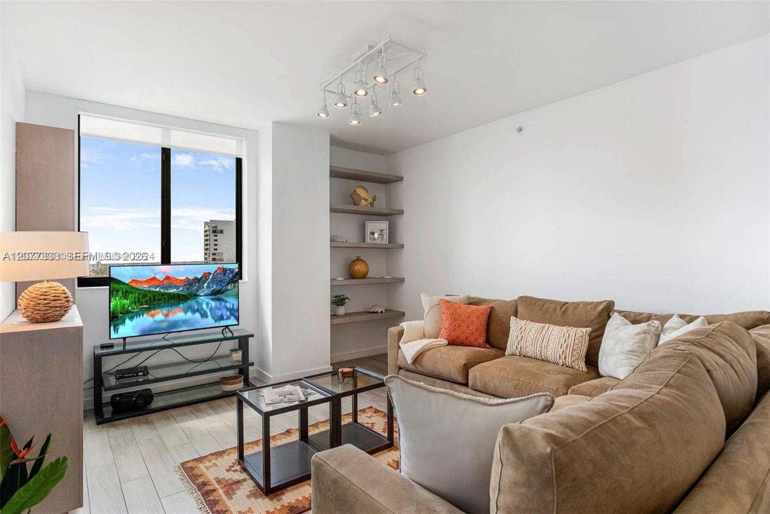 999 SW 1st Avenue 1906, Miami, FL 33130 photo 2