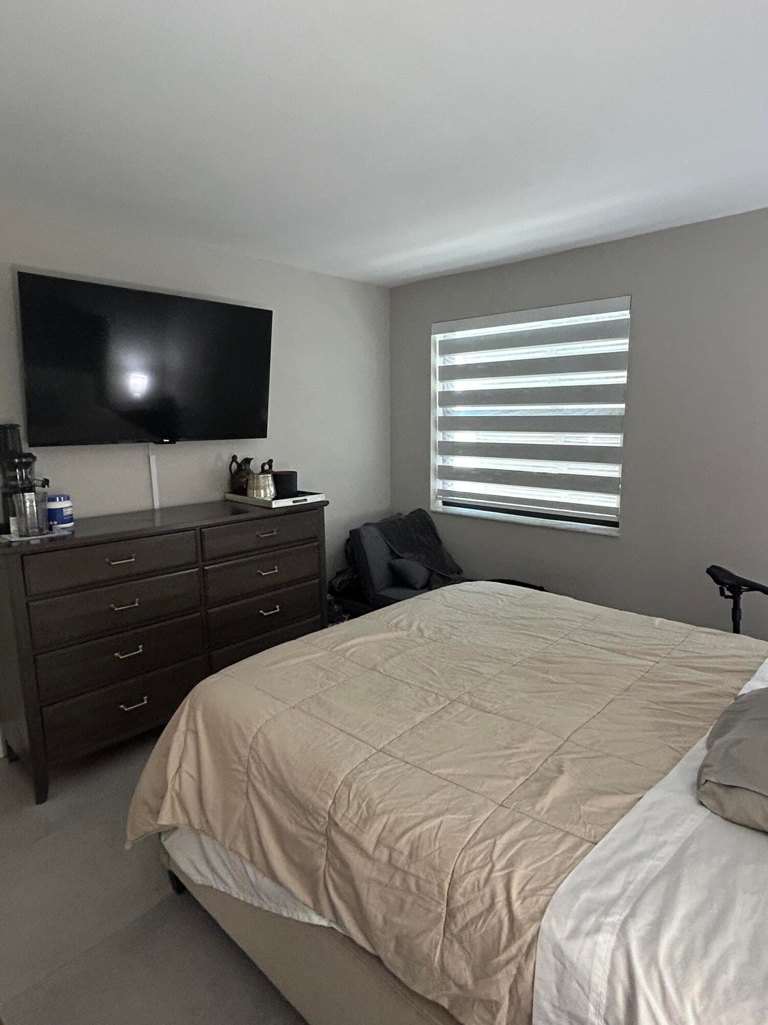 1390 E GOLFVIEW Drive, Pembroke Pines, FL 33026 photo 25