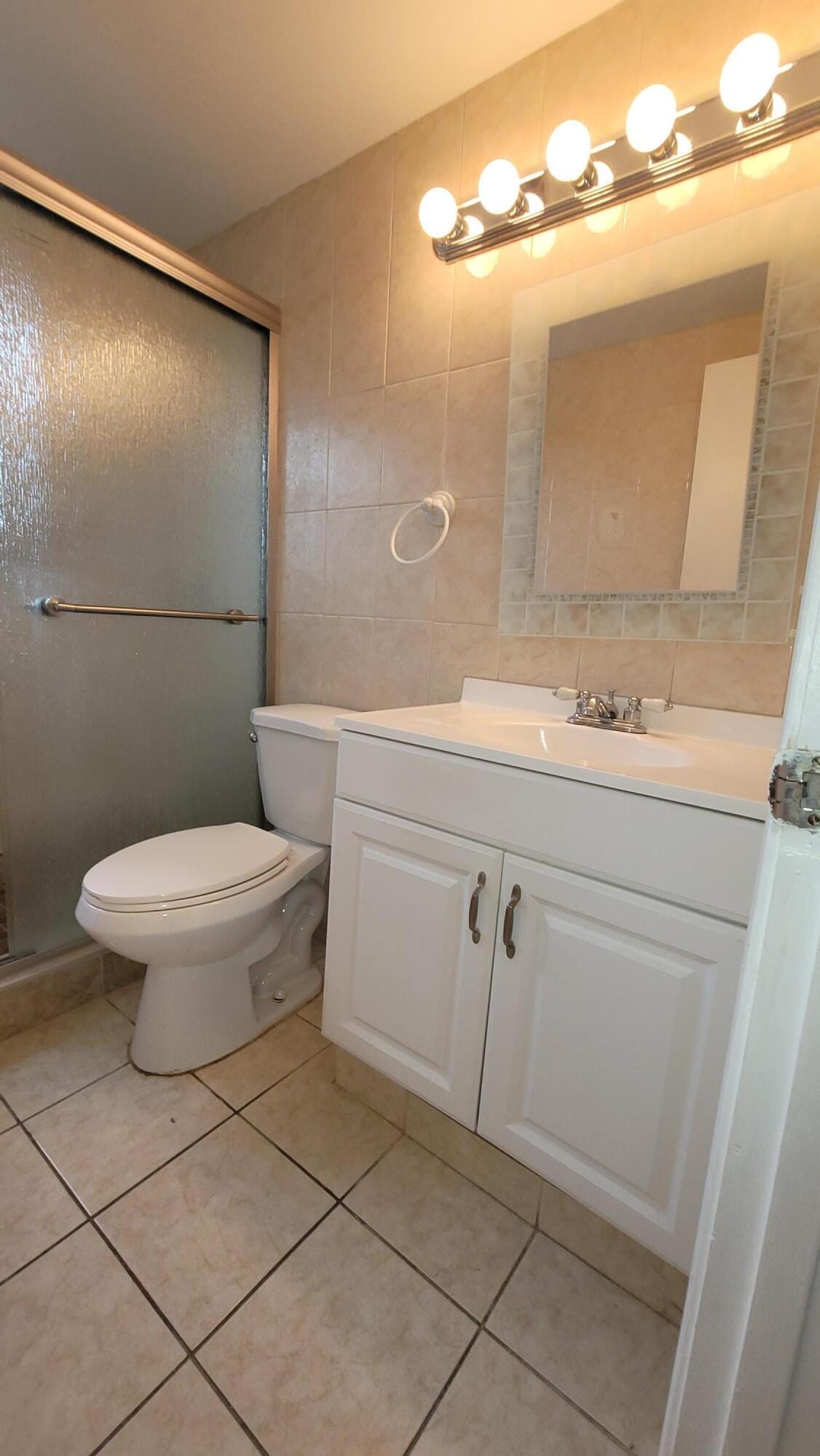 208 EASTHAMPTON I — photo 10