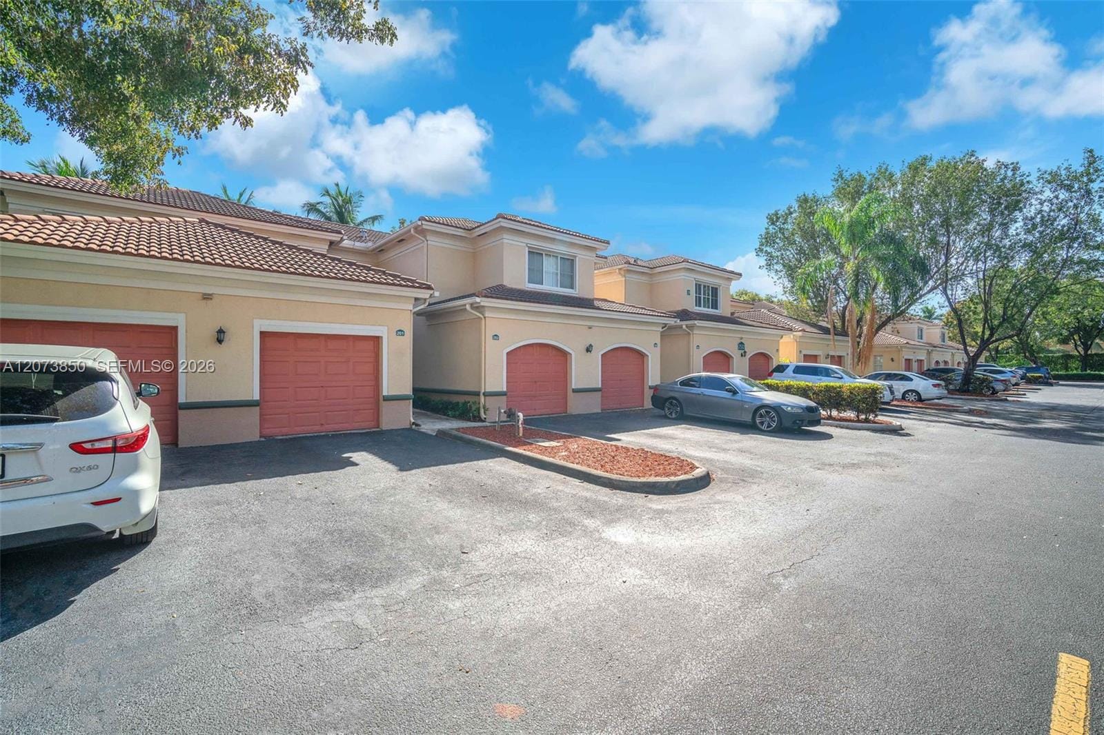 2532 Centergate Drive 201 — photo 2