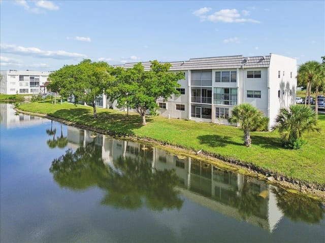 8510 Sunrise Lakes Boulevard 301, Sunrise, FL 33322