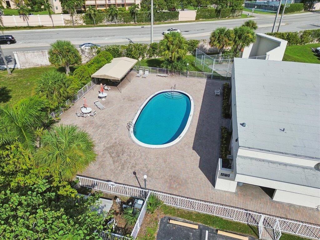 8510 Sunrise Lakes Boulevard 301, Sunrise, FL 33322 photo 21