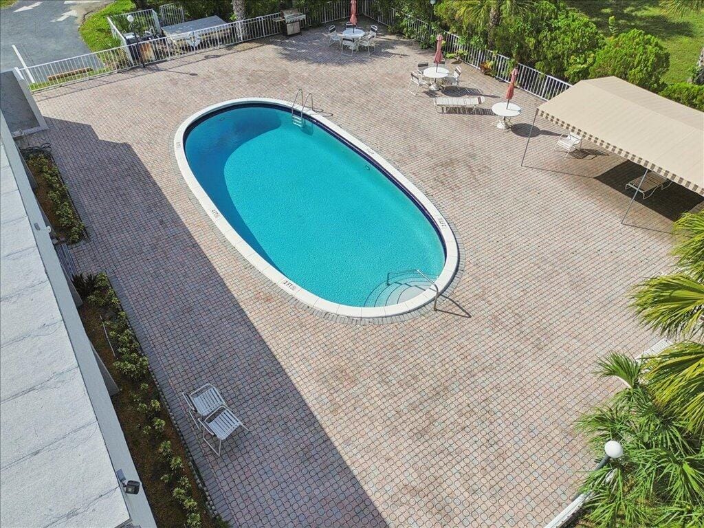 8510 Sunrise Lakes Boulevard 301, Sunrise, FL 33322 photo 22