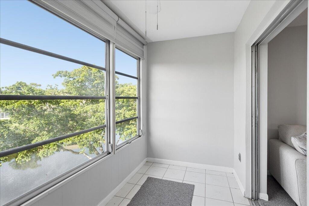 8510 Sunrise Lakes Boulevard 301 — photo 9
