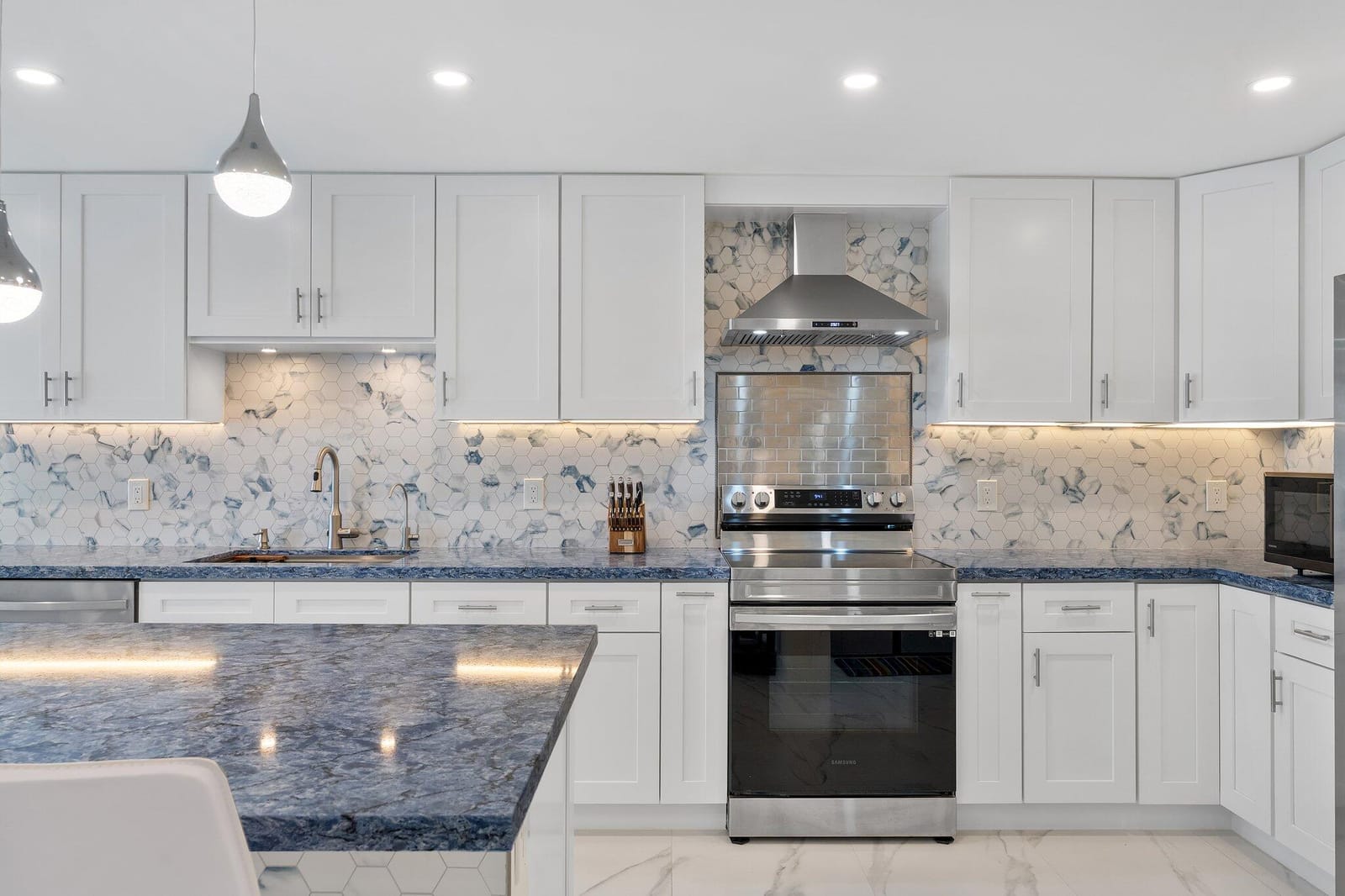 3430 GALT OCEAN Drive 808 — photo 6