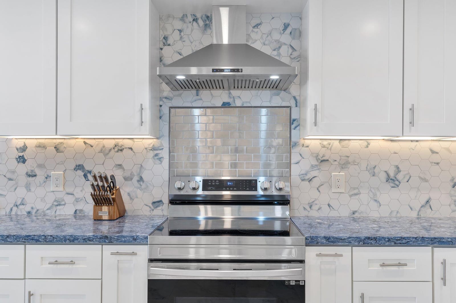 3430 GALT OCEAN Drive 808 — photo 8