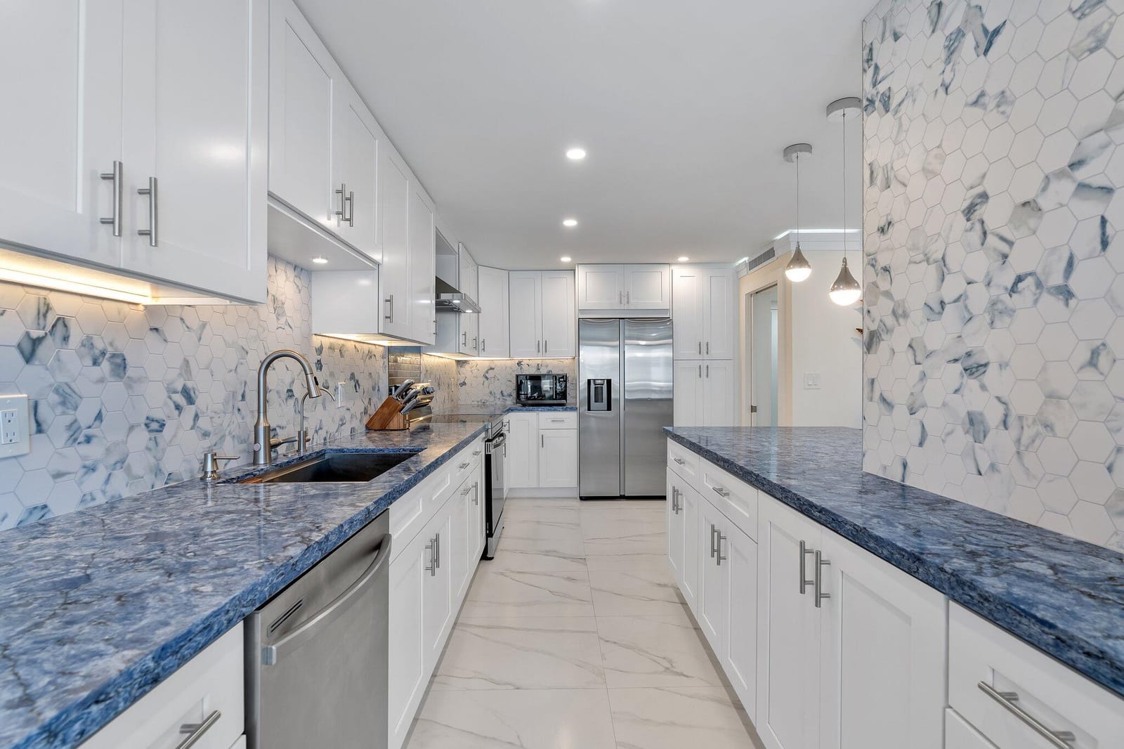 3430 GALT OCEAN Drive 808 — photo 9