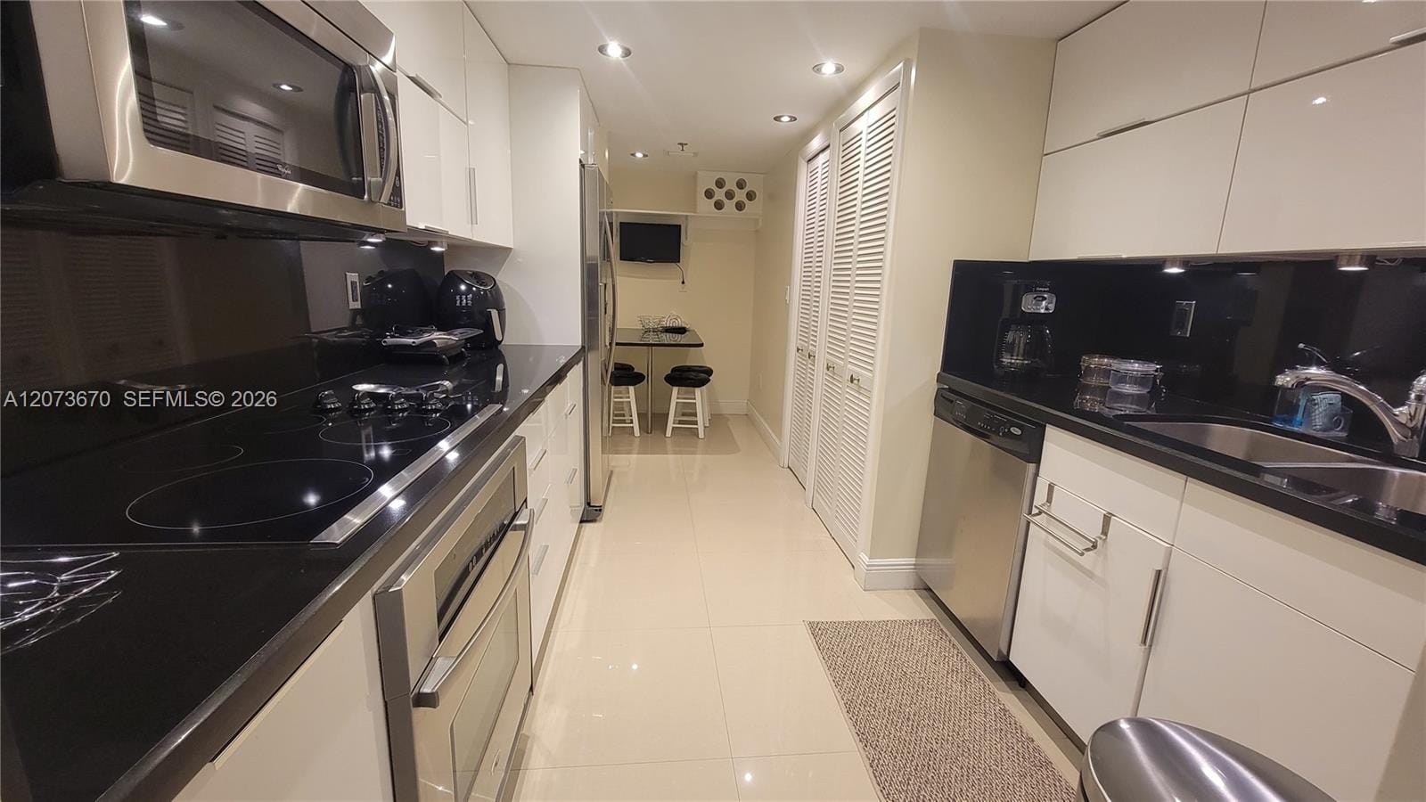 3200 Collins Avenue 9-1, Miami Beach, FL 33140 photo 6