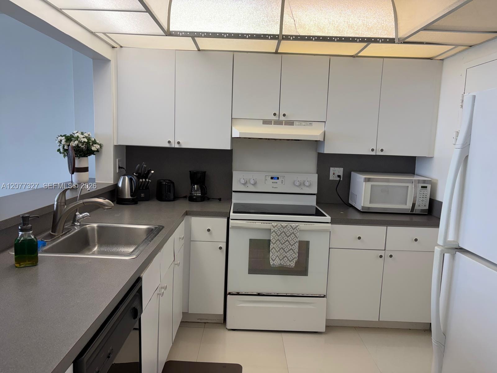 3725 S Ocean Drive 1517 — photo 4