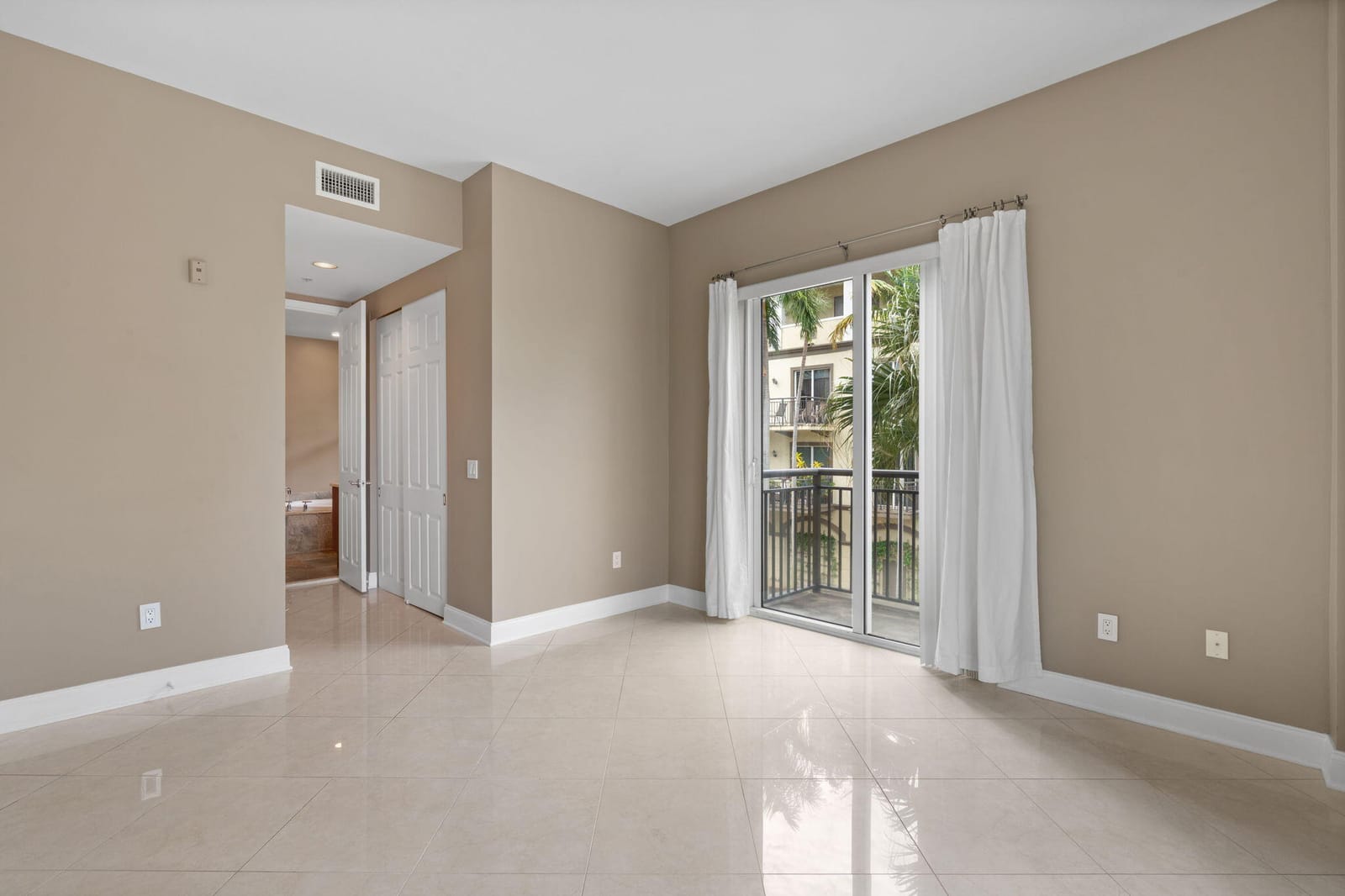 2617 NE 14th Avenue 109, Wilton Manors, FL 33334 photo 15