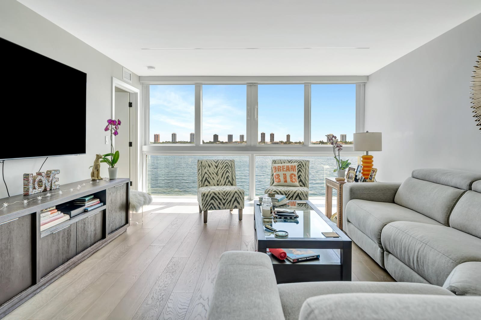 301 LAKE SHORE Drive 302, Lake Park, FL 33403