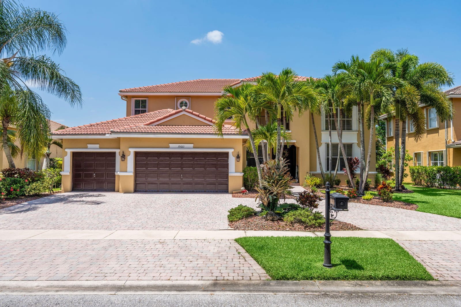 10671 CYPRESS LAKES PRESERVE Drive — photo 2