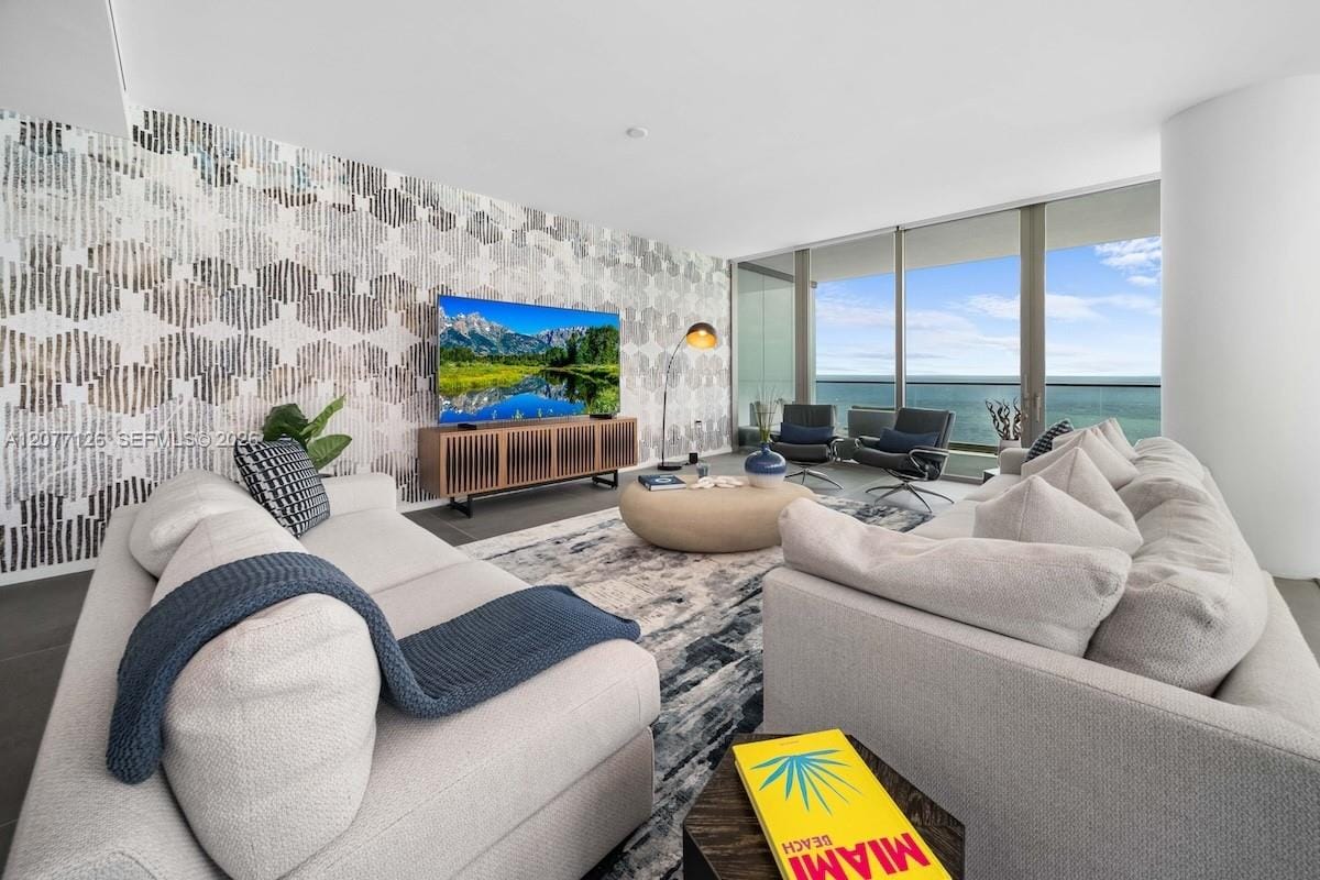 2000 S Ocean Drive 31B — photo 2